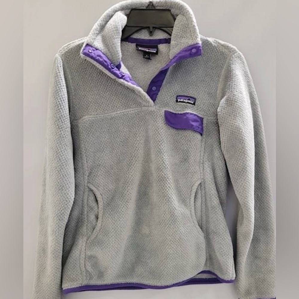 Patagonia Light Gray and Purple Fleece Pullover